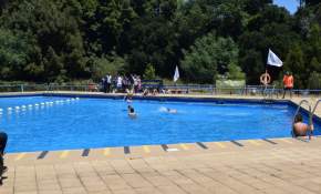 ¡Al agua pato! Reinas de Talcahuano dieron el "vamos" a la temporada de piscinas [FOTOS]